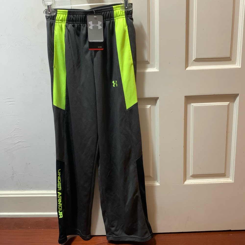 Buys under armor sweatpants